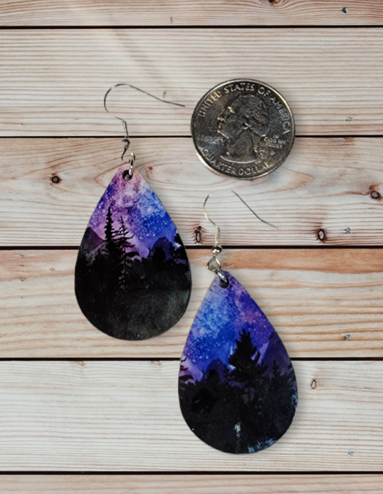 Dangle Tree Line / Northern Lights Sky Earrings